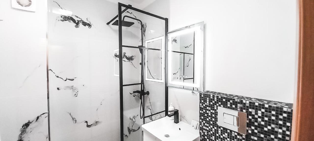 Sun Plaza Oasis With Self Check In And Fast Wifi Appartement Boekarest Buitenkant foto